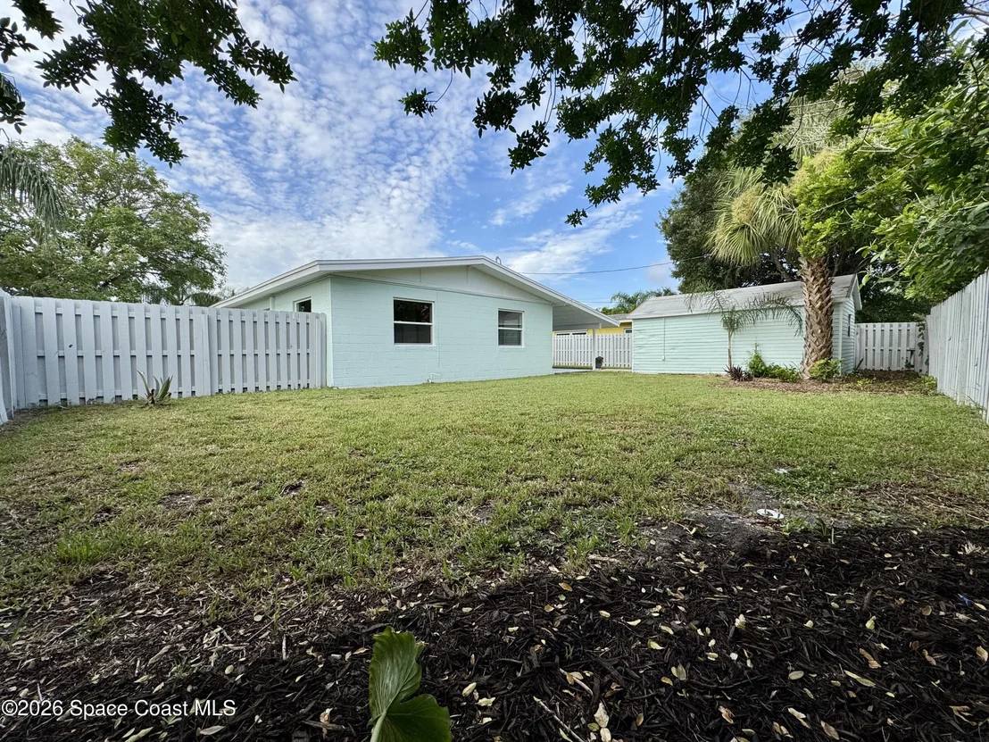 Photo of 2252 Laden Road