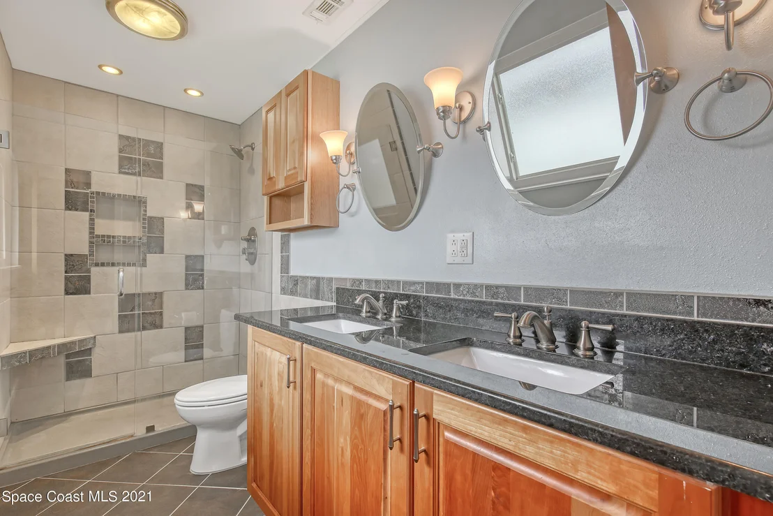 Photo of 652 Augusta Circle NE