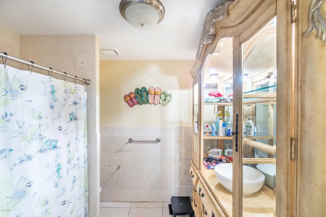 Photo of 5525 Sand Lake Drive