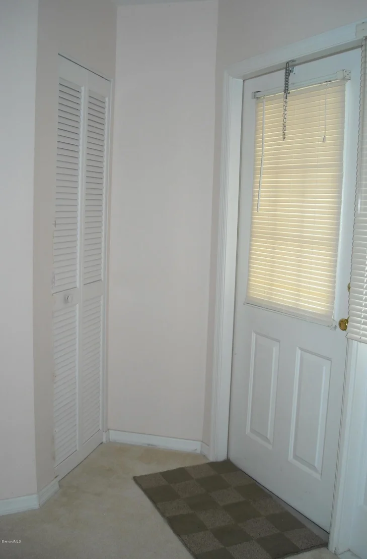 Photo of 993 NE Wateroak Drive
