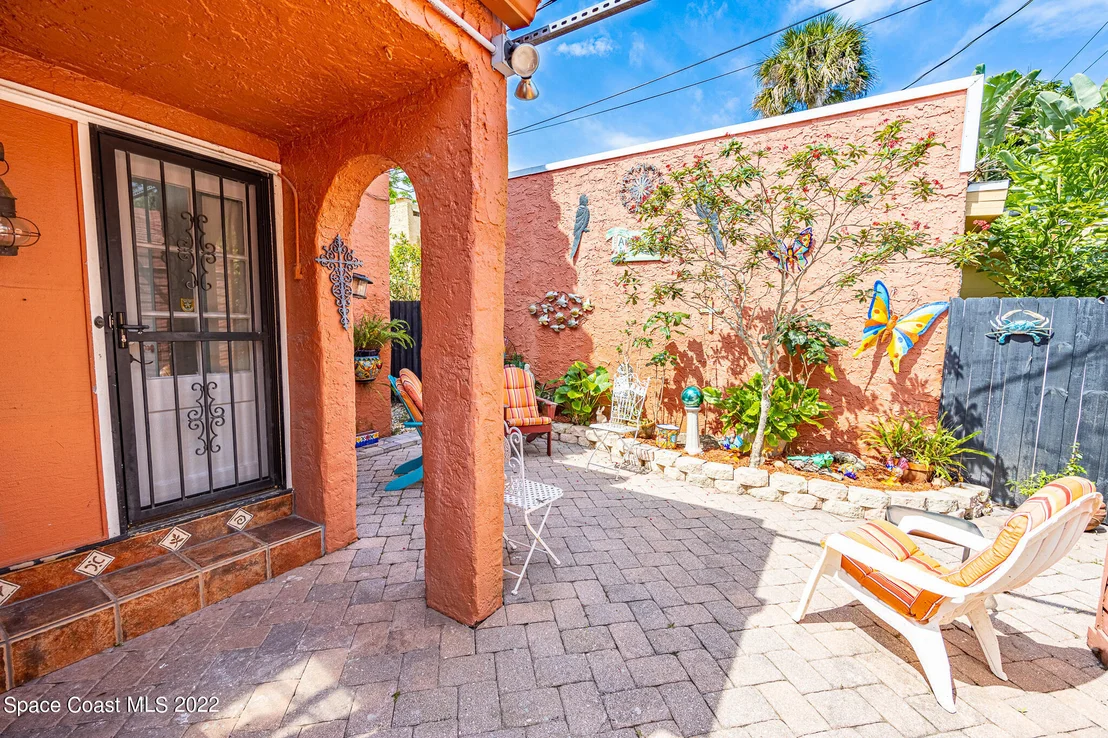 Photo of 102 Valencia Road