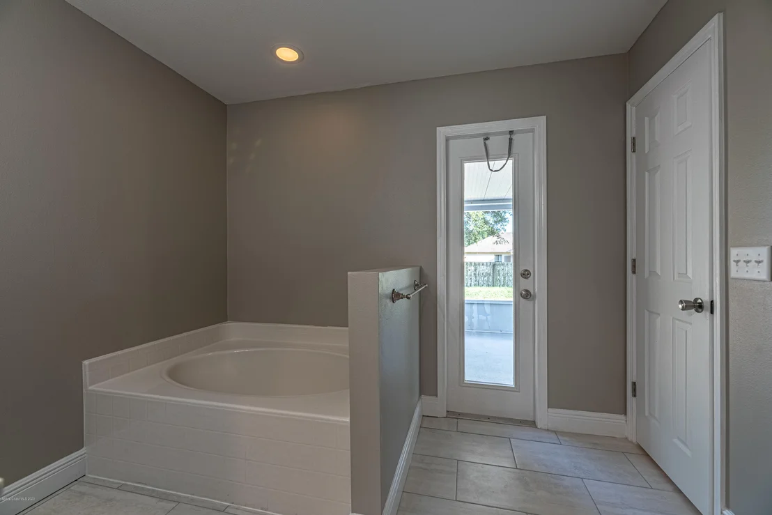 Photo of 6107 Corning Road