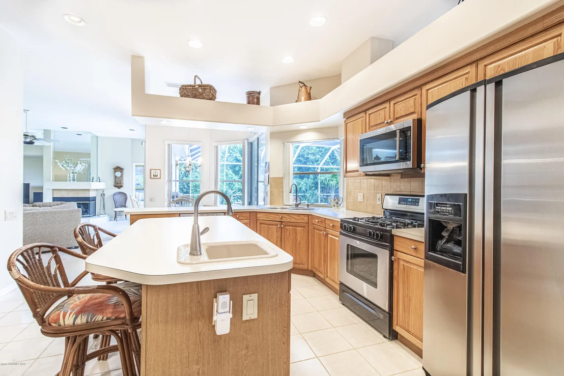 Photo of 735 Glengarry Drive