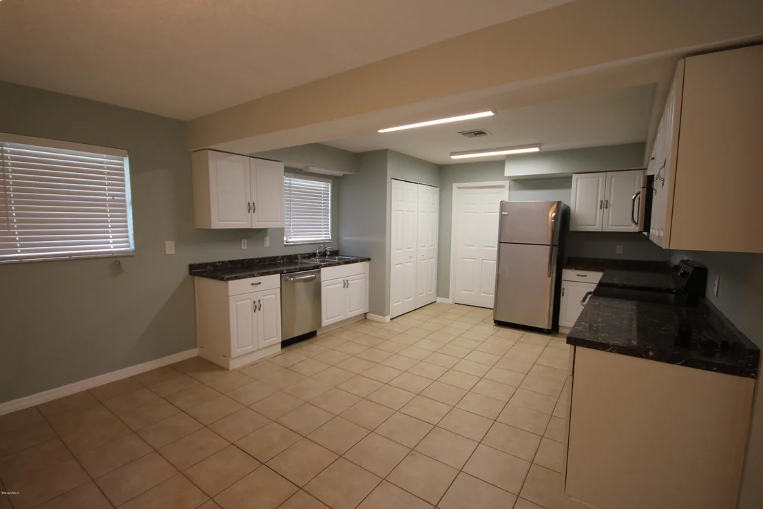Photo of Unit 0 at 1835 Lansing Street