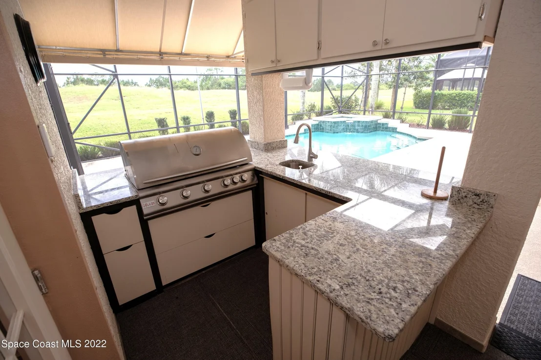 Photo of 2112 Windbrook Drive SE