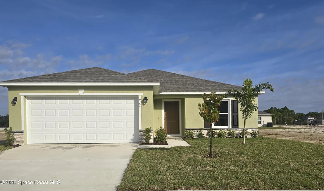 Photo of 972 SW Richmond Circle SW