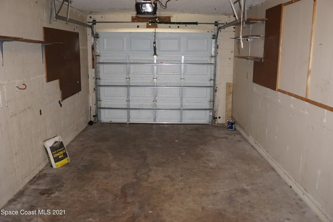 Photo of 1052 Bernice Road