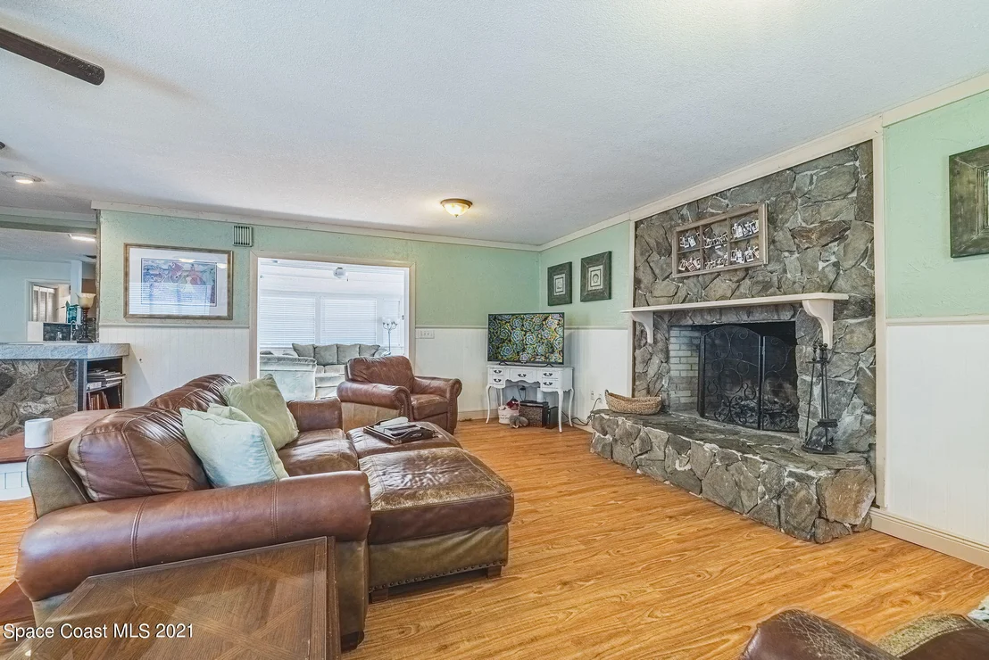 Photo of 1545 Echo Drive