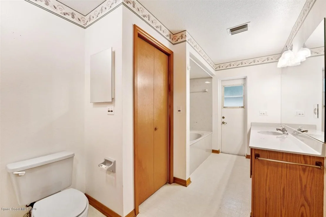 Photo of 933 Osprey Lane