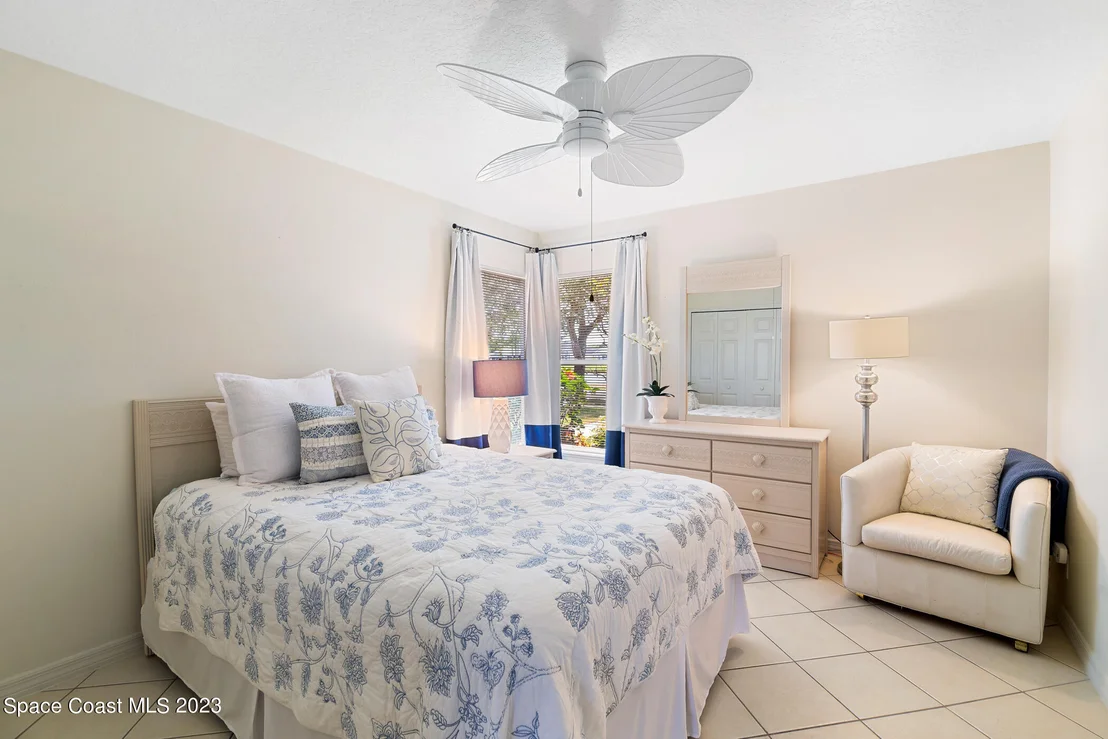 Photo of 2398 Golf Vista Boulevard