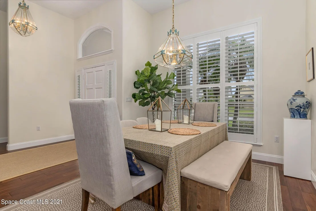 Photo of 975 Somerset Lane