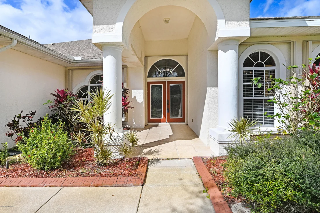Photo of 1830 Windbrook Drive SE
