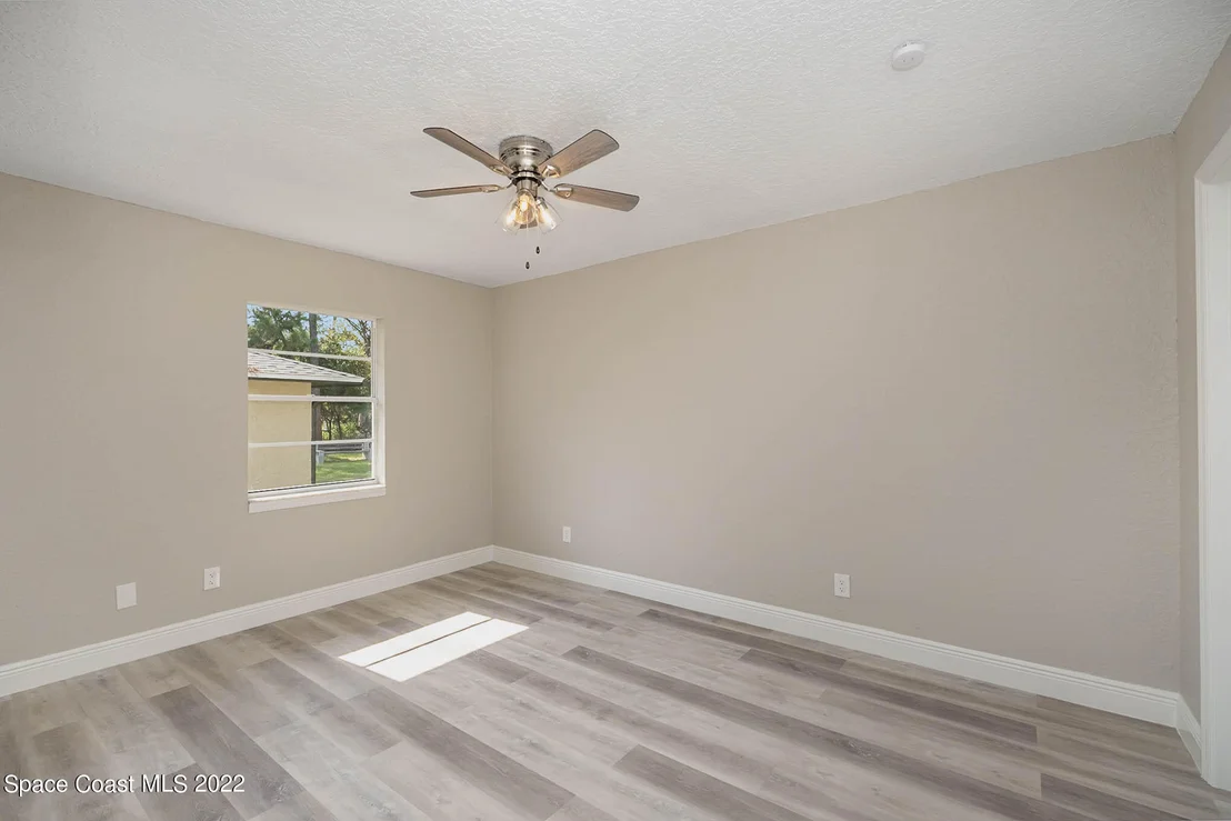 Photo of 5465 Curtis Boulevard