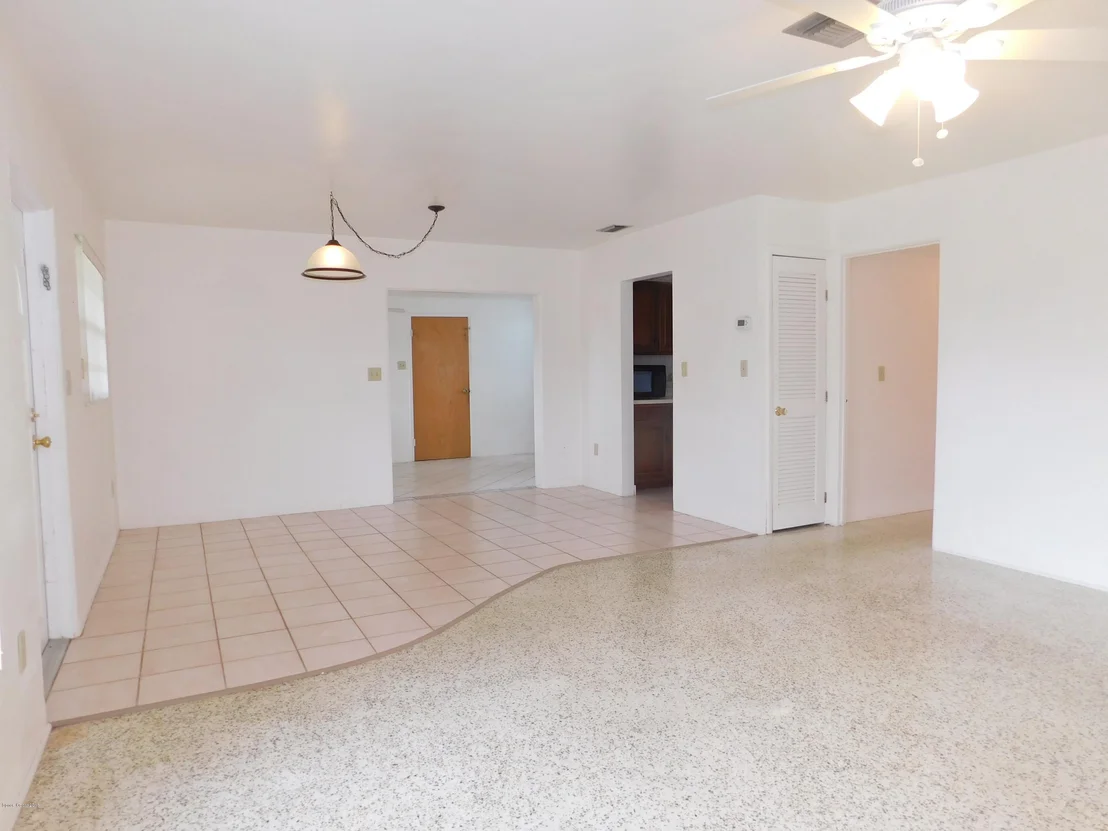 Photo of 689 Laurie Street