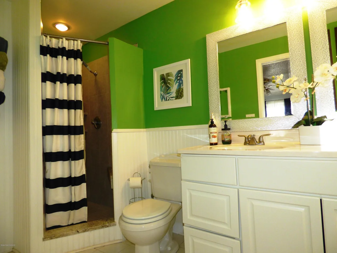Photo of 6737 Sheridan Road