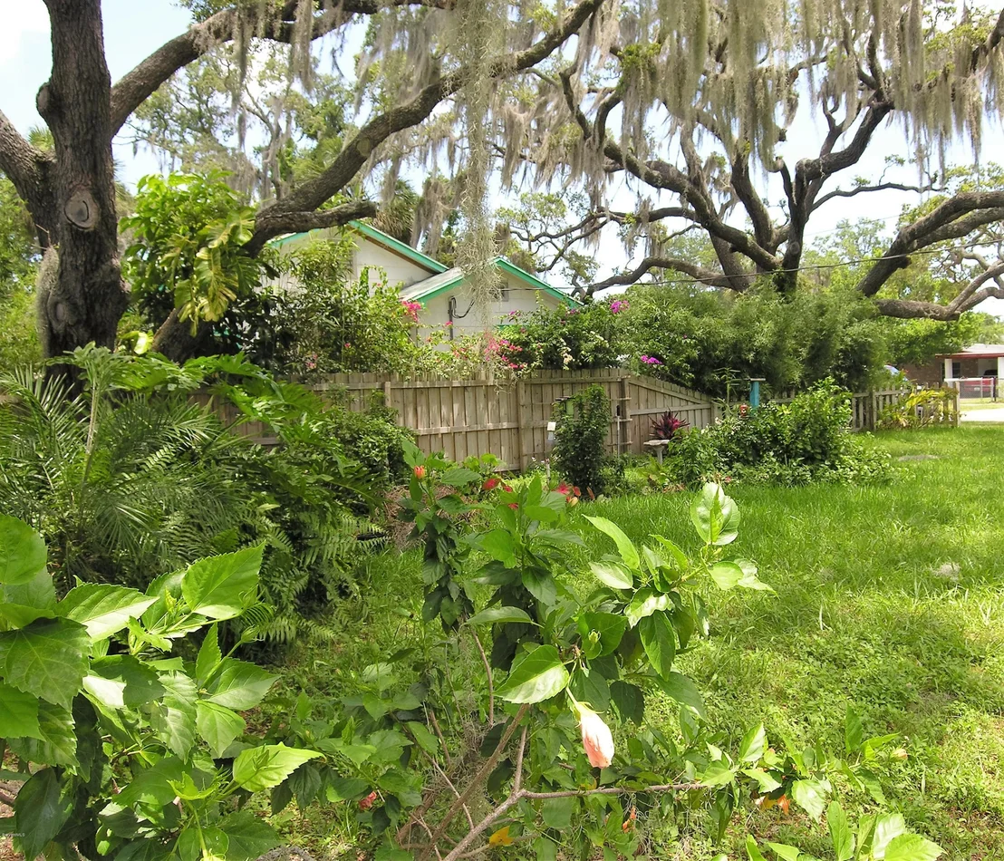 Photo of 736 Aurora Road