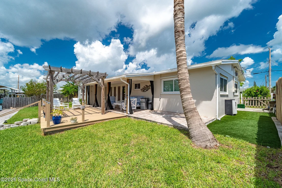 Photo of 452 Cardinal Drive