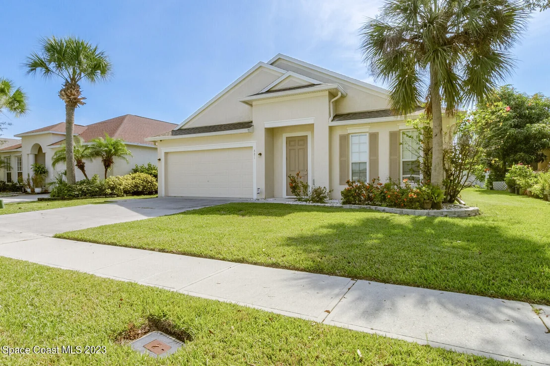 Photo of 881 Benton Drive