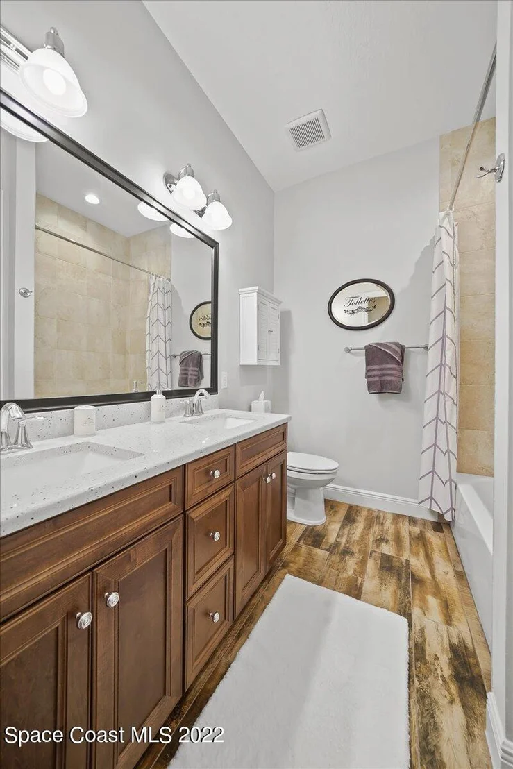 Photo of 352 Arrowhead Lane