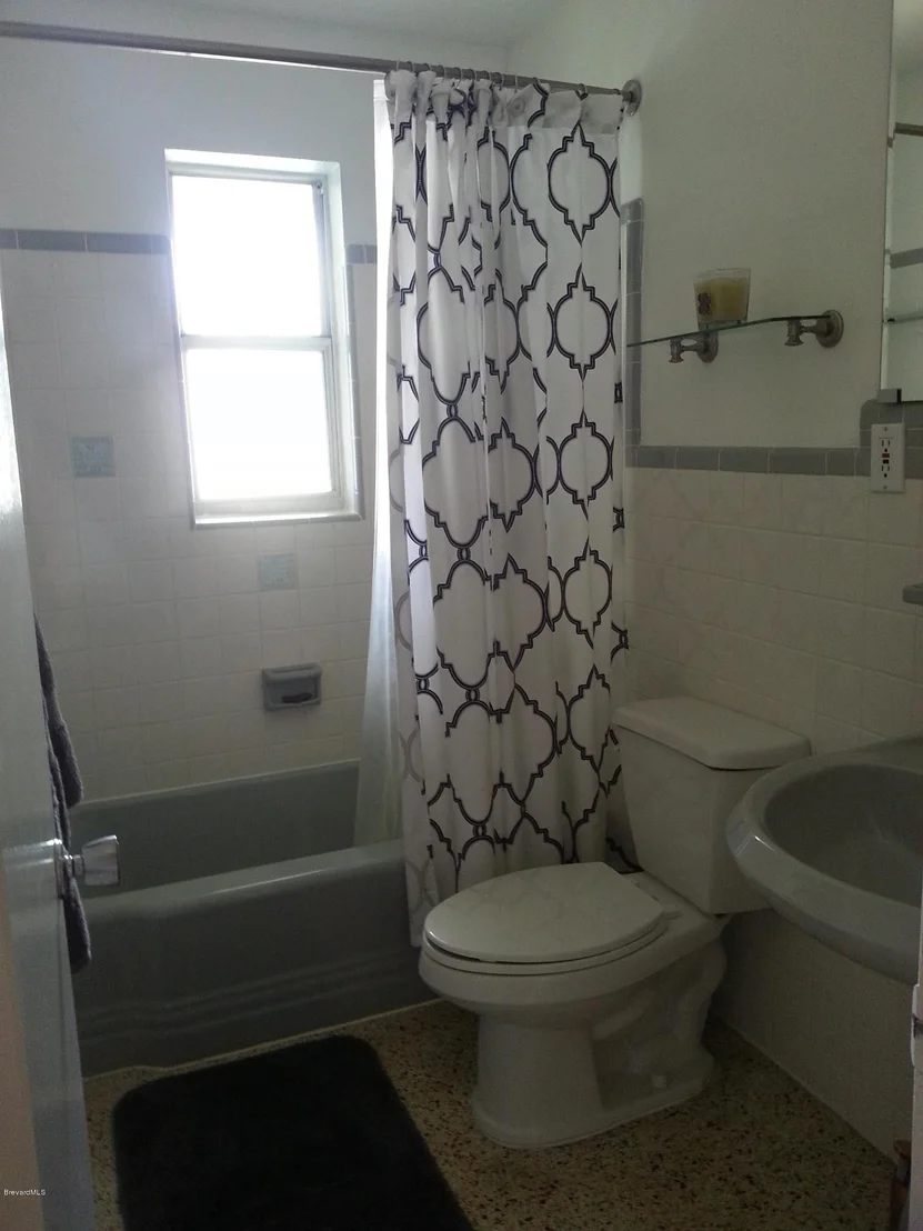 Photo of 667 Everglade Drive