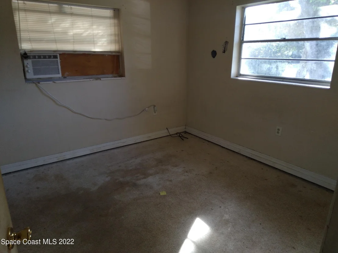 Photo of 344 Bay Avenue