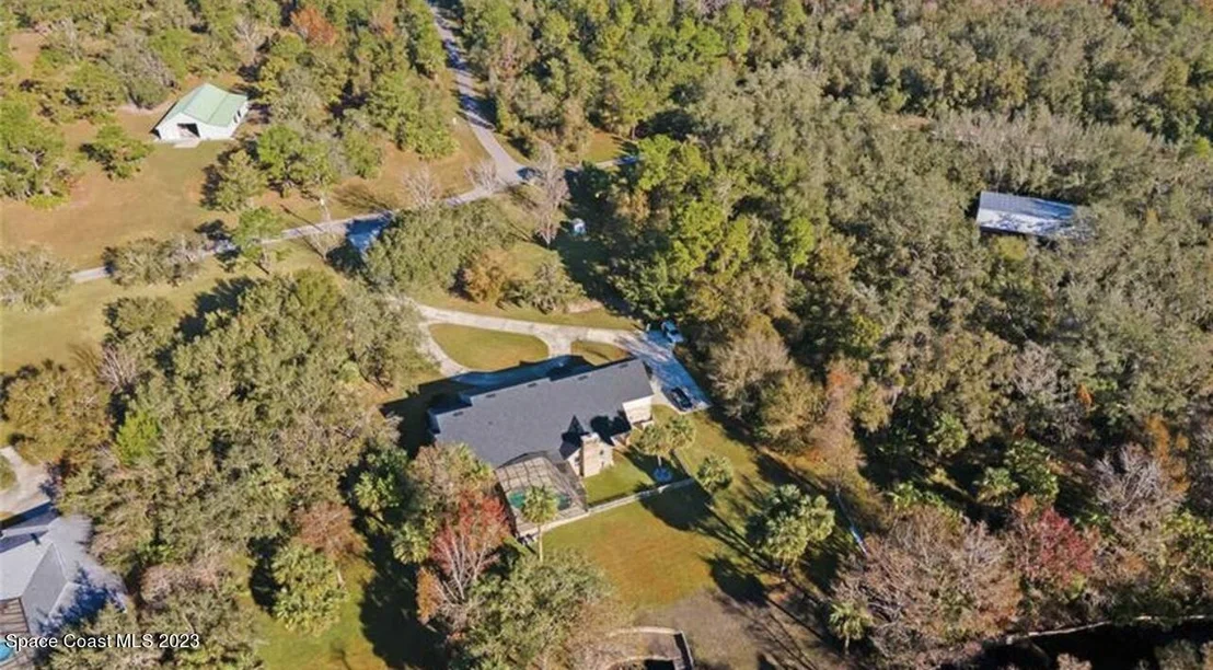 Photo of 927 Iron Bend Trail