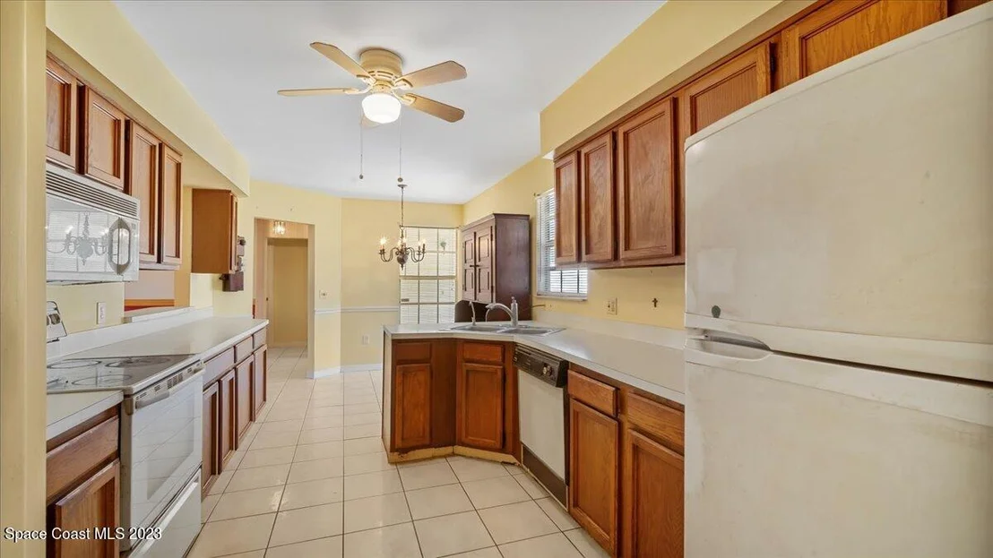 Photo of 827 Pine Shadows Avenue