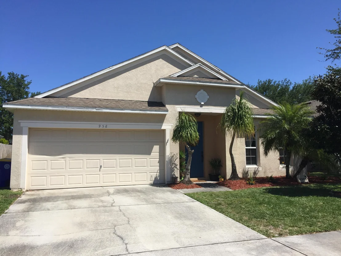 Photo of 958 Riviera Point Drive