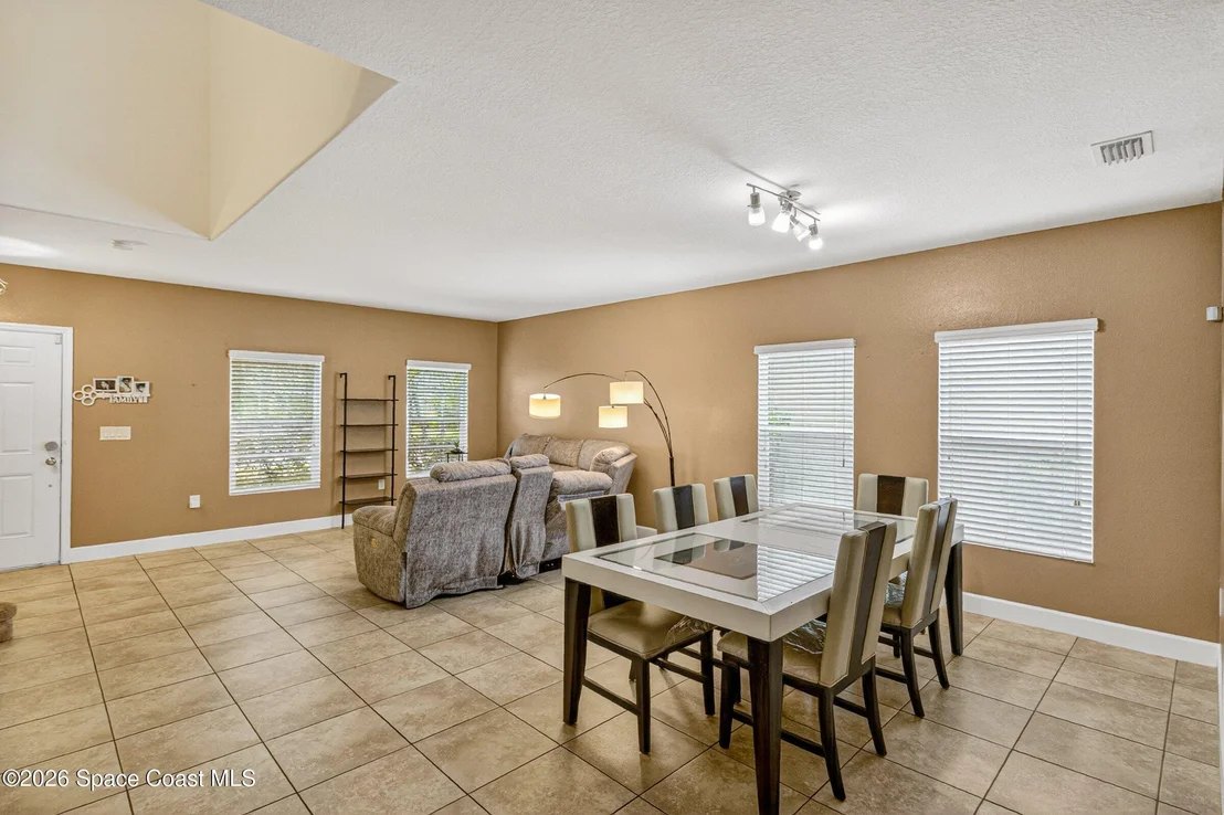 Photo of 547 Trymore Drive SE