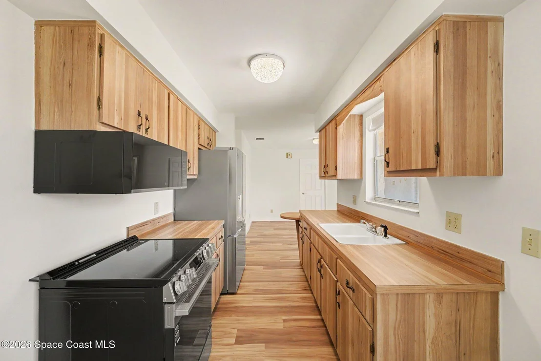 Photo of 952 Bayberry Lane