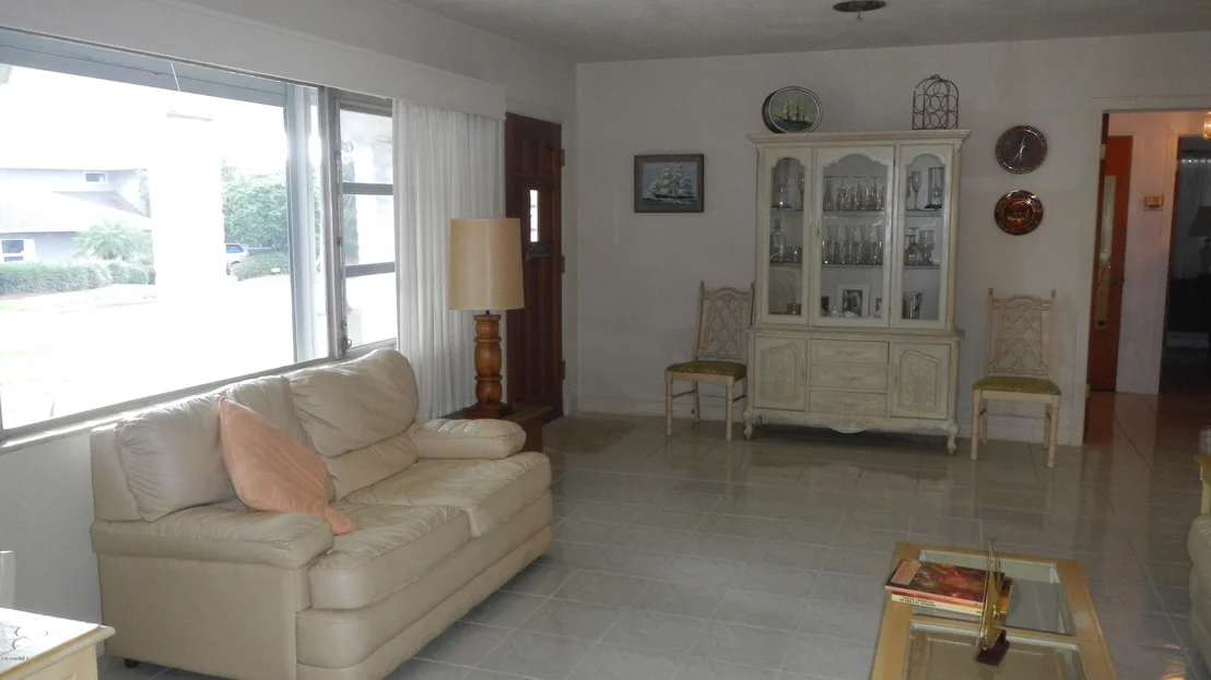 Photo of 860 Indian River Drive