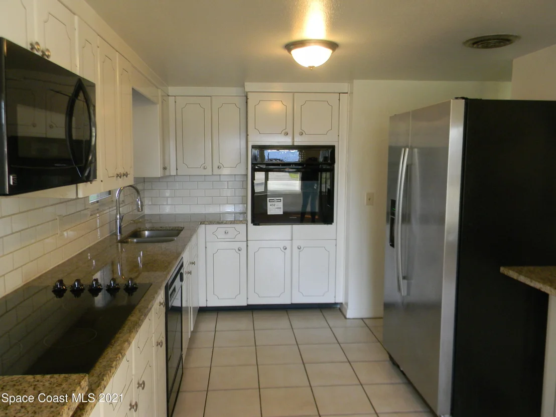 Photo of 2132 Lakeview Drive