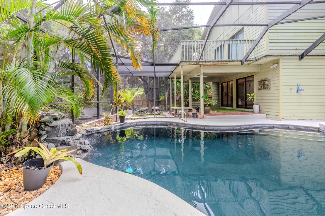 Photo of 5925 Riverside Drive