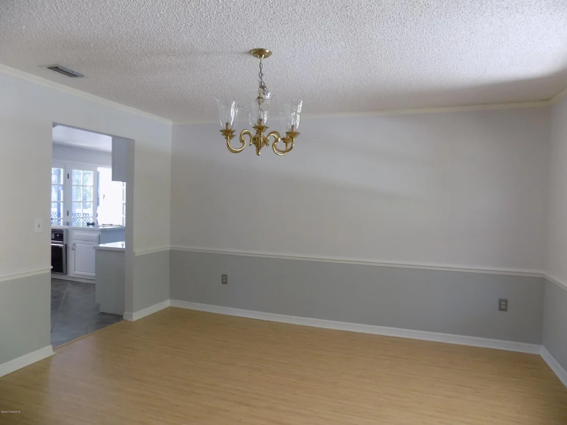 Photo of 970 Bluegrass Lane