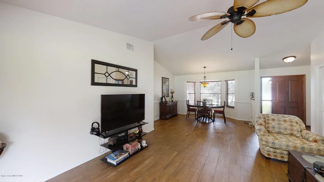 Photo of 1380 Silver Lake Drive
