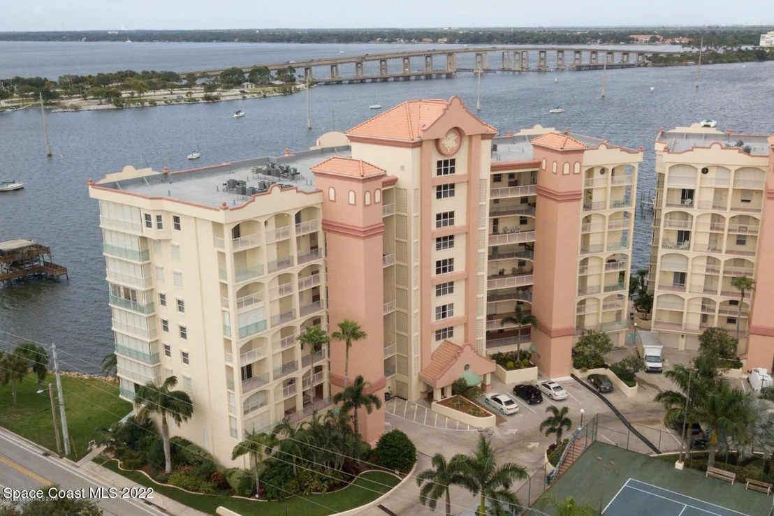 Photo of Unit 302 at 100 Riverside Drive