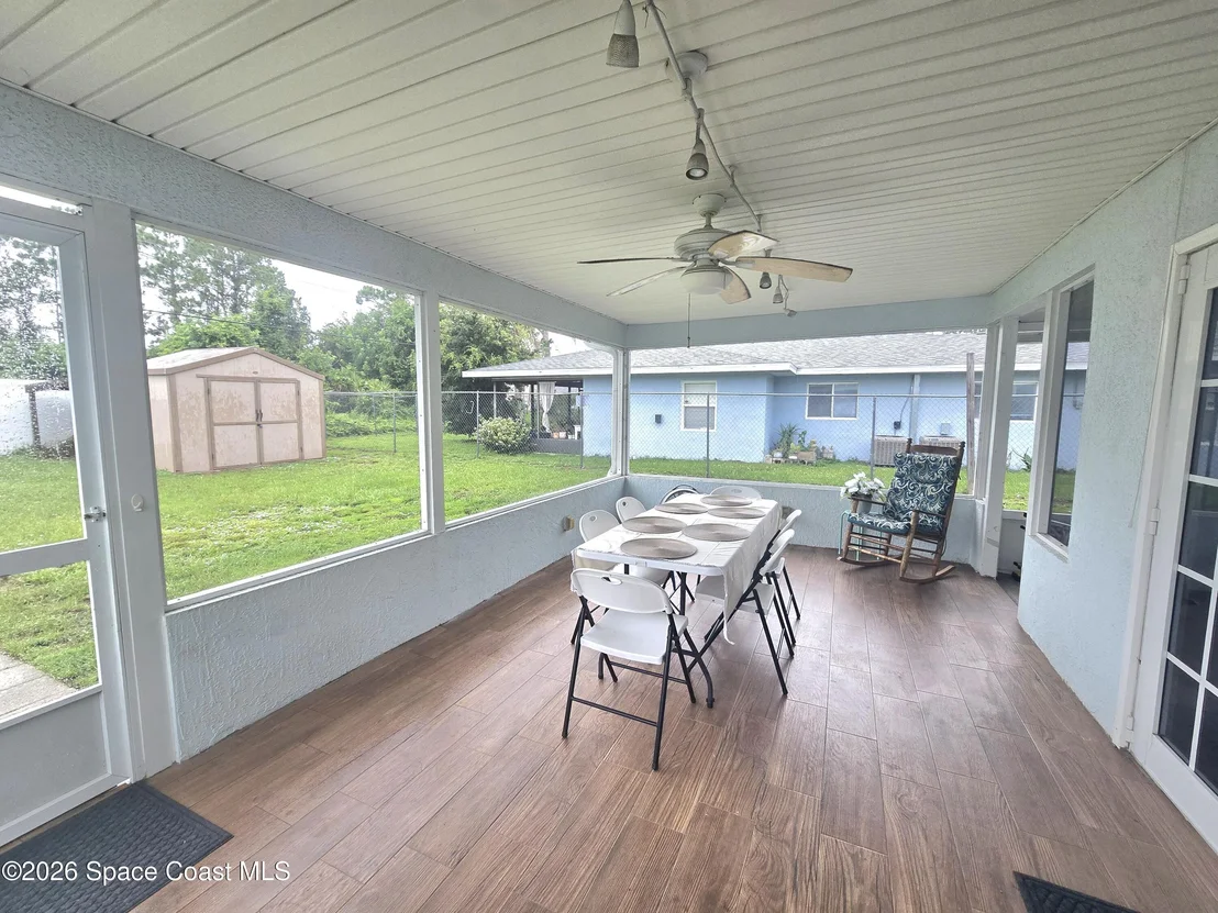 Photo of 910 Ithaca Avenue SE