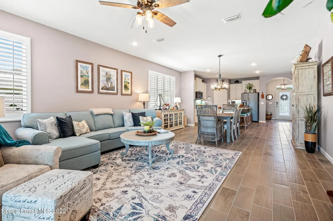 Photo of 982 Peta Way