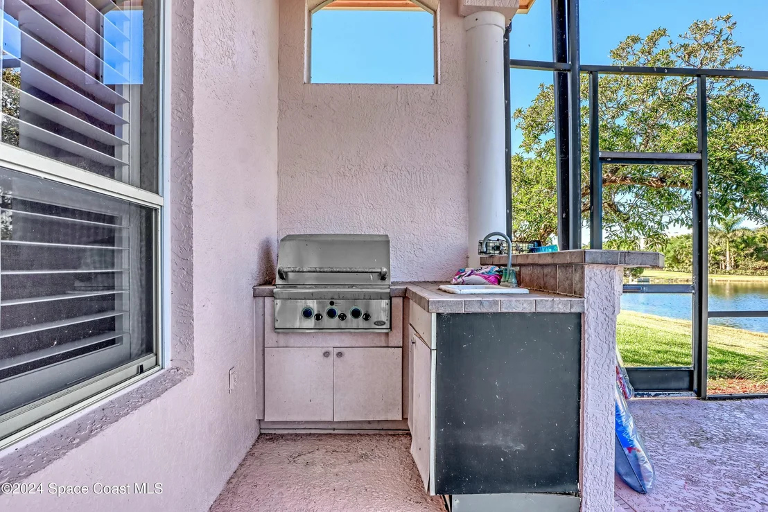 Photo of 402 Flanders Drive