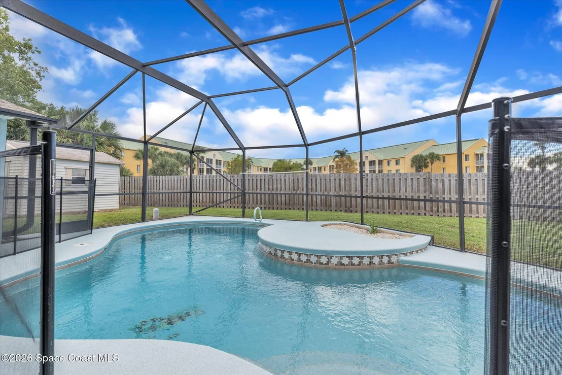 Photo of 233 Cinnamon Lake Circle