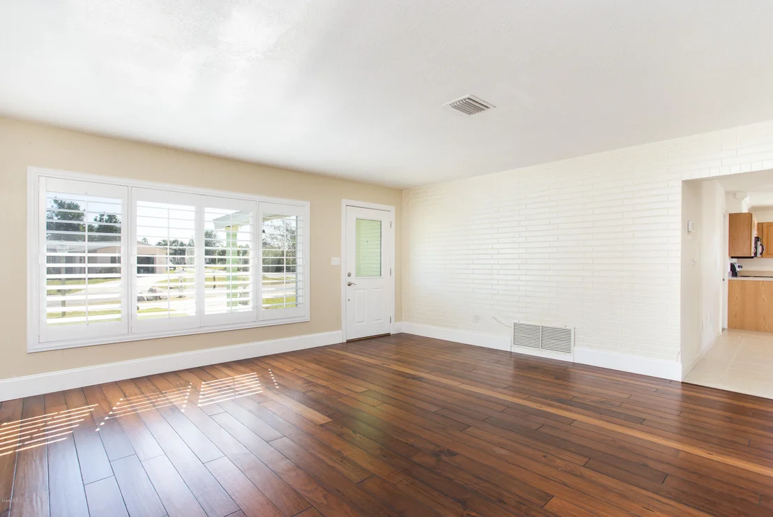 Photo of 390 Willow Drive