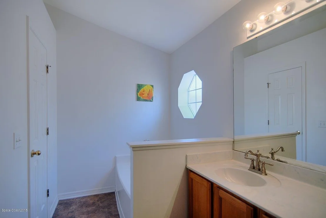 Photo of 2821 Saint James Lane