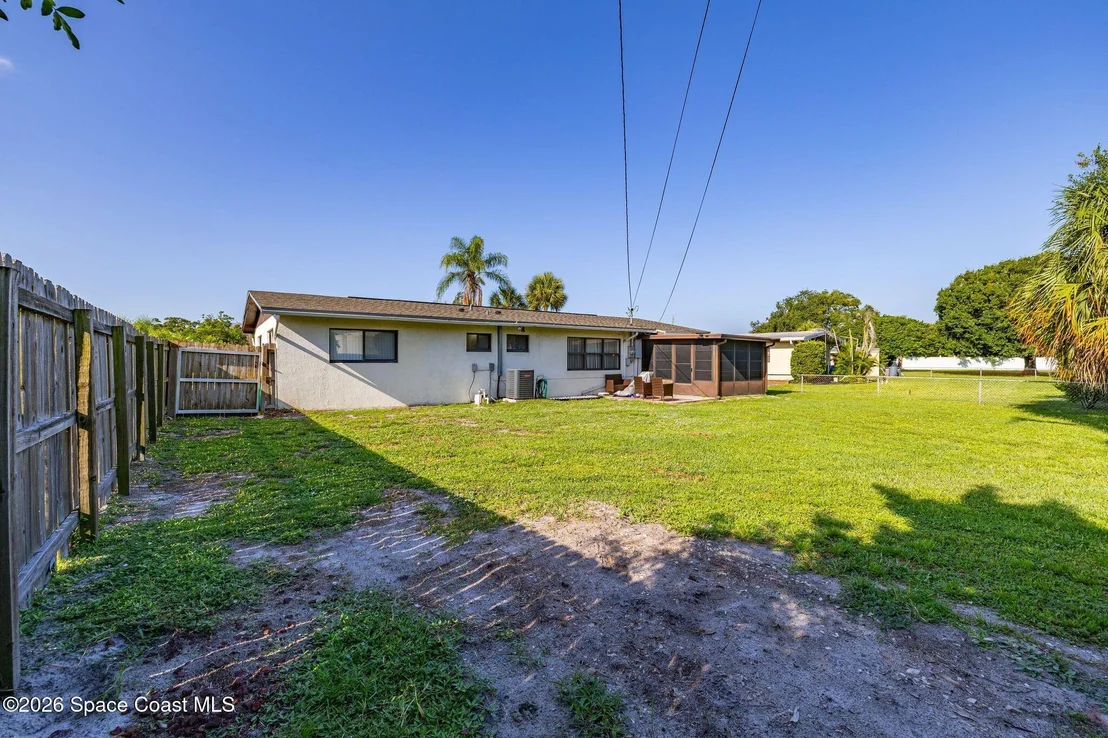 Photo of 932 Glenmore Circle
