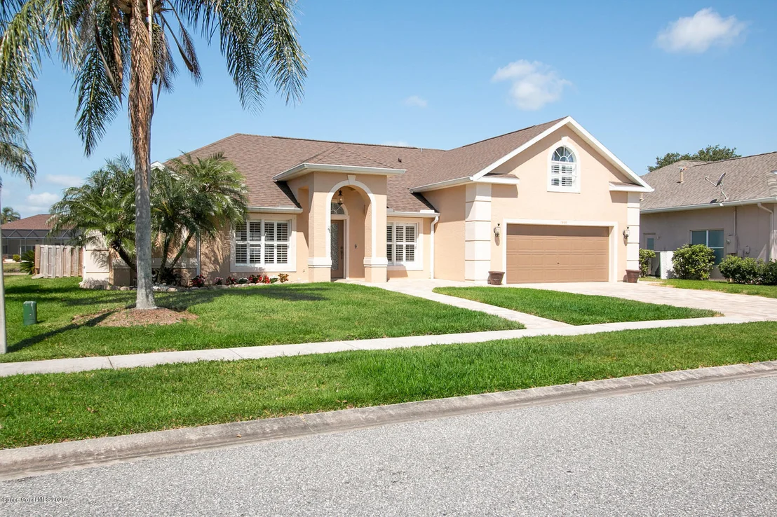 Photo of 1995 Thesy Drive