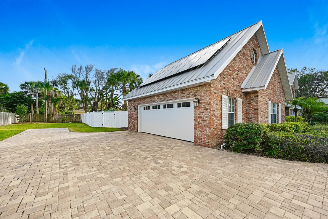 Photo of 225 Ormond Drive S