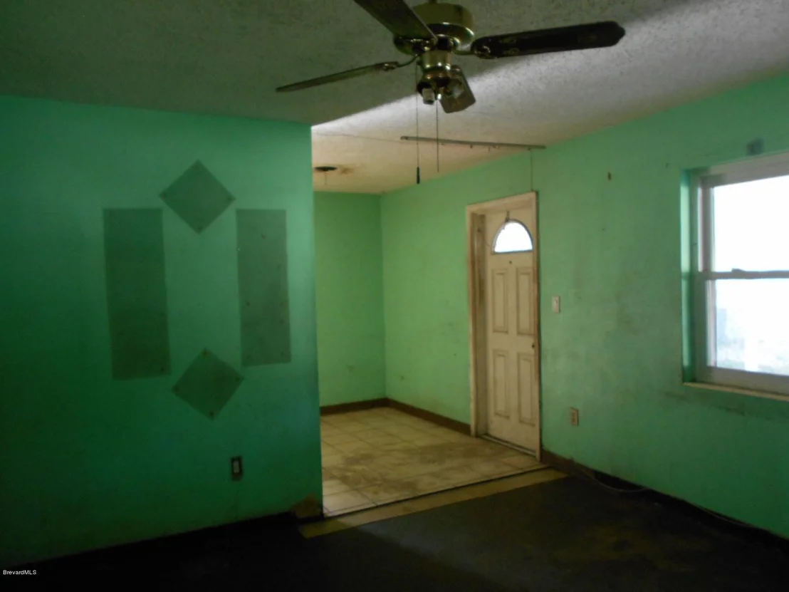 Photo of 2921 Lawrence Drive
