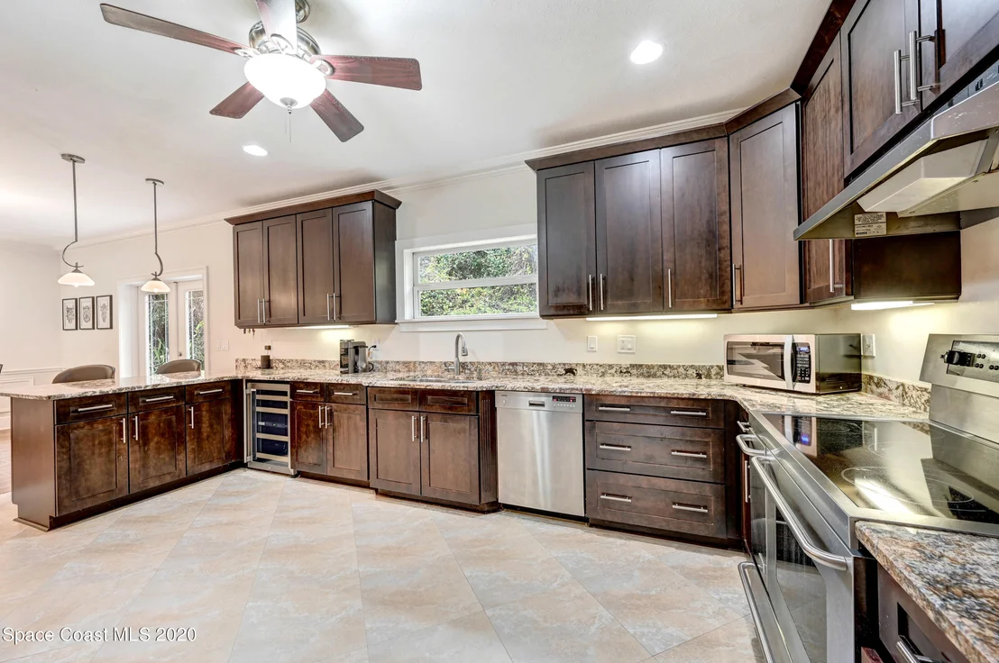 Photo of 6420 South Drive