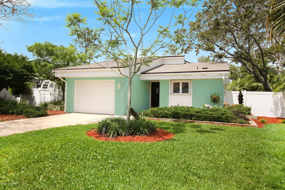 Photo of 412 Myrtlewood Road