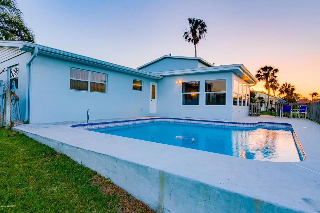 Photo of 485 Cardinal Drive