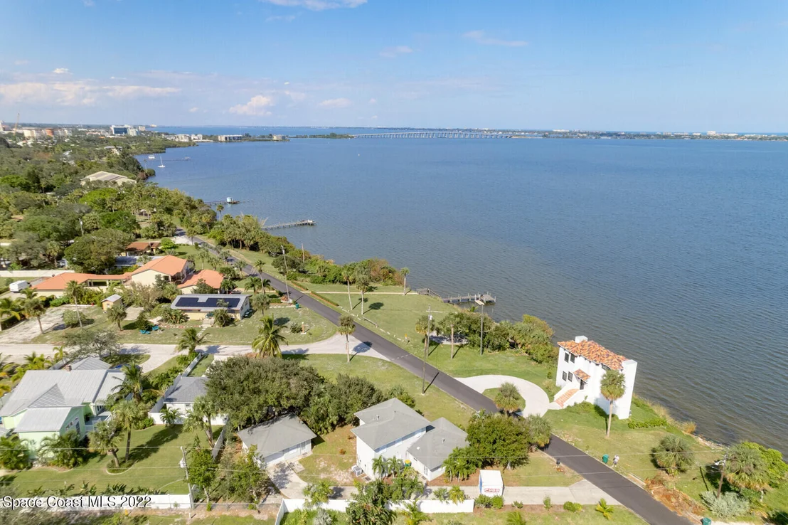 Photo of 2922 Riverview Drive